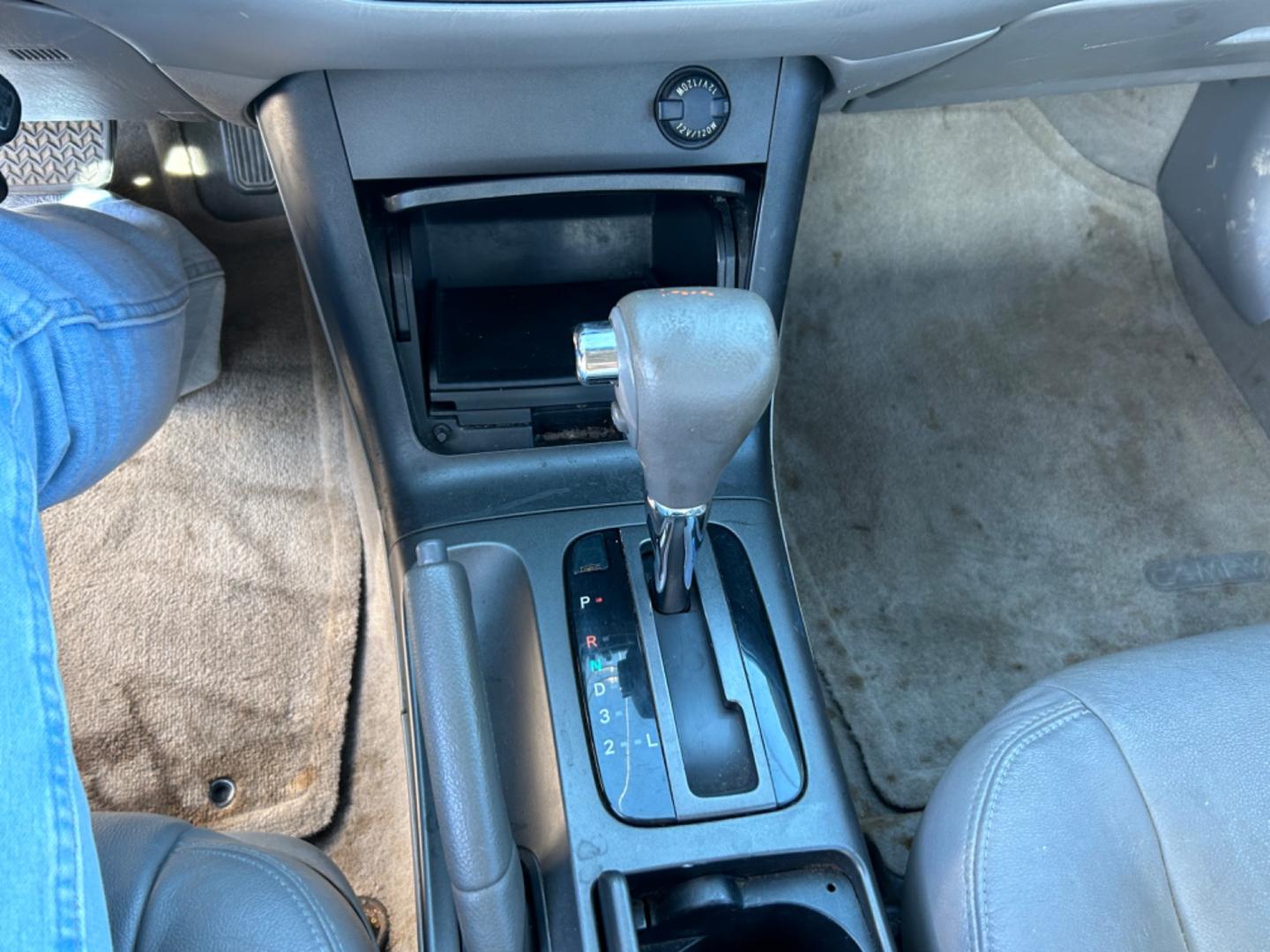 2005 Silver Toyota Camry LE (4T1BE32K35U) with an 2.4L L4 DOHC 16V engine, located at 1687 Business 35 S, New Braunfels, TX, 78130, (830) 625-7159, 29.655487, -98.051491 - Photo#13